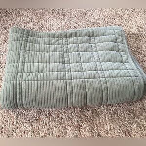 Kate Quinn organic cotton quilt, green wide rib